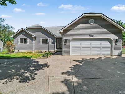 4660 Woodhull Dr