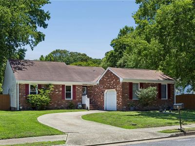 2 Wooded Hill Dr