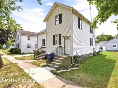 Property at 702 S Warner St, Bay City, MI