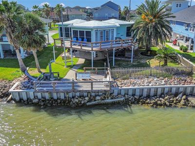 83 Dolphin Ln