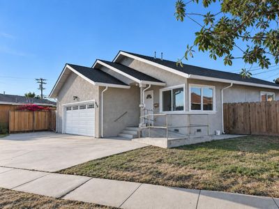 624 John St