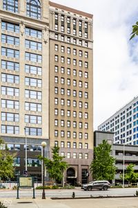 110 E Washington St Ste 1402