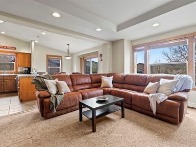 60 Doe Dr