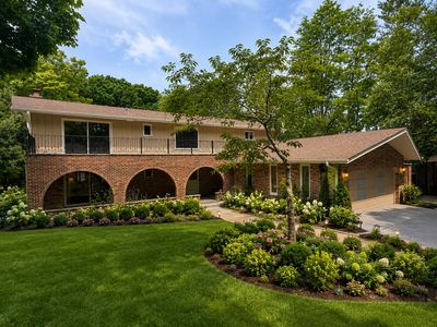 188 N Bloomingdale Rd