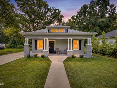 1825 Mary St