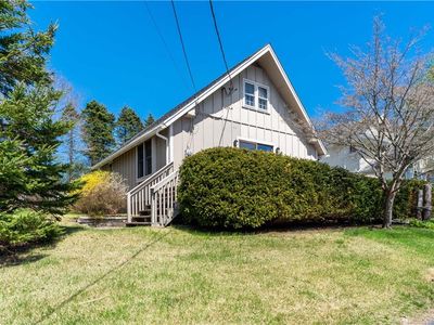 25 Westside Rd