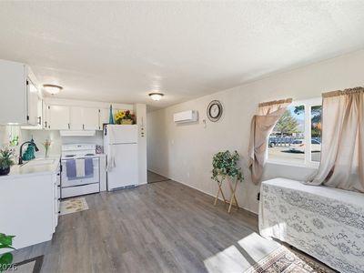 210 W Bonnie Claire Ct