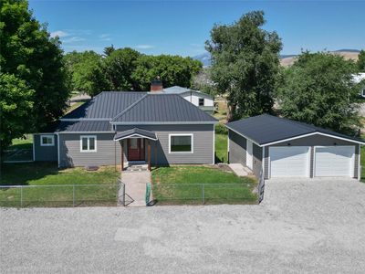 704 3rd Ave