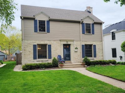 5418 North Shoreland AVENUE