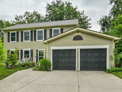 909 Farmview Ln