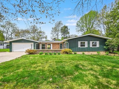 1010 Sassafras Ln