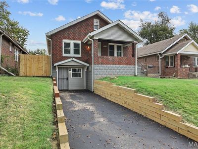 7095 Lexington Ave