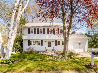 6 Dennis Rd