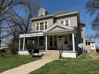 300 E 2nd St