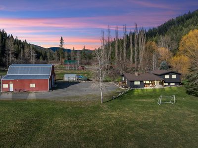 1952 S Gateway Ranch Rd