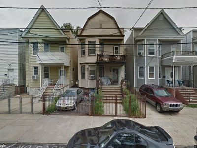 142 Stevens Ave