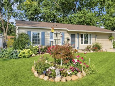 2321 Dakota Dr