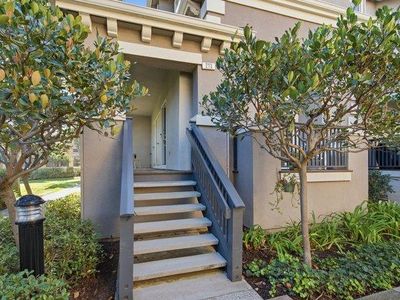 213 Moresby Ln