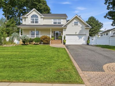 1536 Winganhauppauge Road