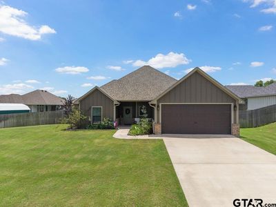 Property at 217 Smith Cir, Lindale, TX