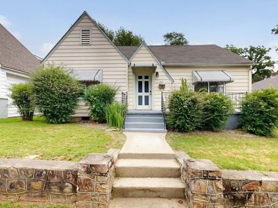 303 Richard St