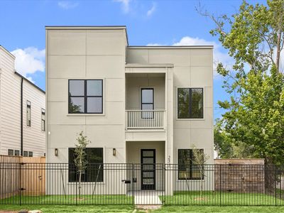 231 E 26th St
