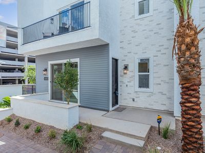 115 W Holcomb Ln