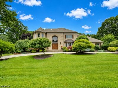 34 Jarombek Dr
