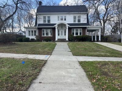 122 Bellevue Ave
