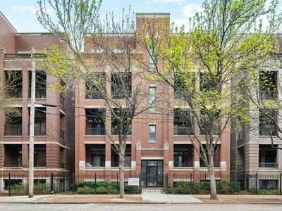 689 N Peoria St APT 2S