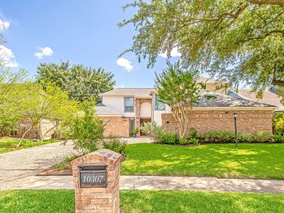 10307 Piping Rock Ln