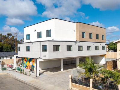 1815 La Siesta Way