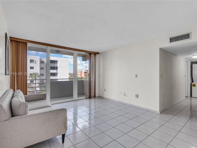 8050 NW 8th St APT 305