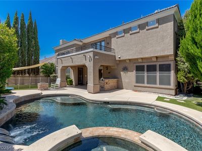 300 Kingsclear Ct