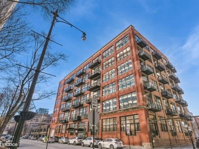 525 W Superior St APT 333