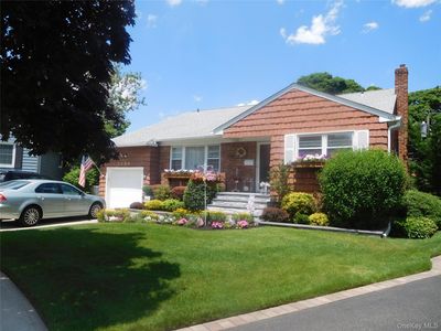 1396 Van Nostrand Place