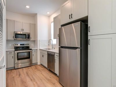 2054-58 N Highland Ave