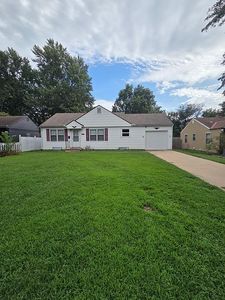 10909 E 57th Ter