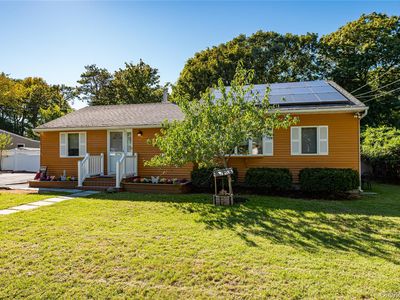 8 Forest Avenue