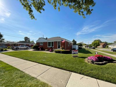 22225 Love St