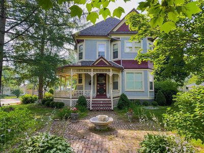 201 South VINE AVENUE