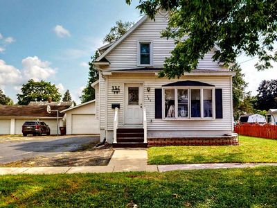 713 Charles STREET