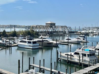 60 Willow Street #305