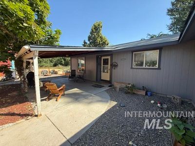 11230 N River Rd