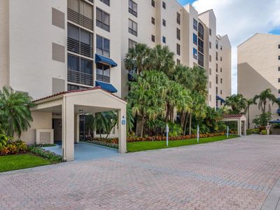 7568 Regency Lake Drive #502