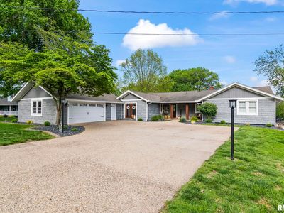 1508 W Lake Shore Dr
