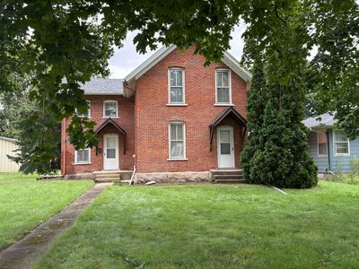 810 E 4th St