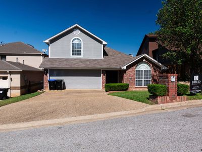 2 Oak Creek Ridge Dr