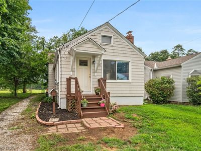 898 Orchard Rd