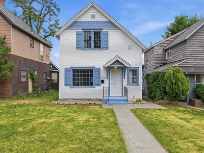 714 W Augusta Ave